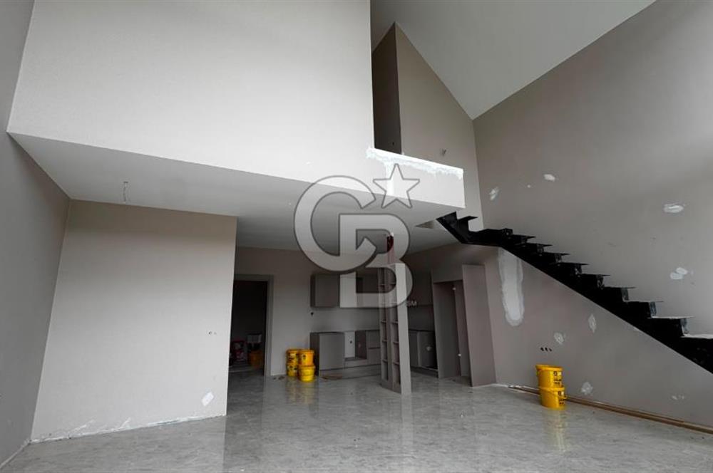 Site İçinde Doğa Manzaralı Havuzlu Lüks Satılık Villa