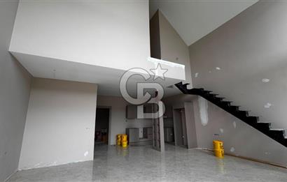 Site İçinde Doğa Manzaralı Havuzlu Lüks Satılık Villa