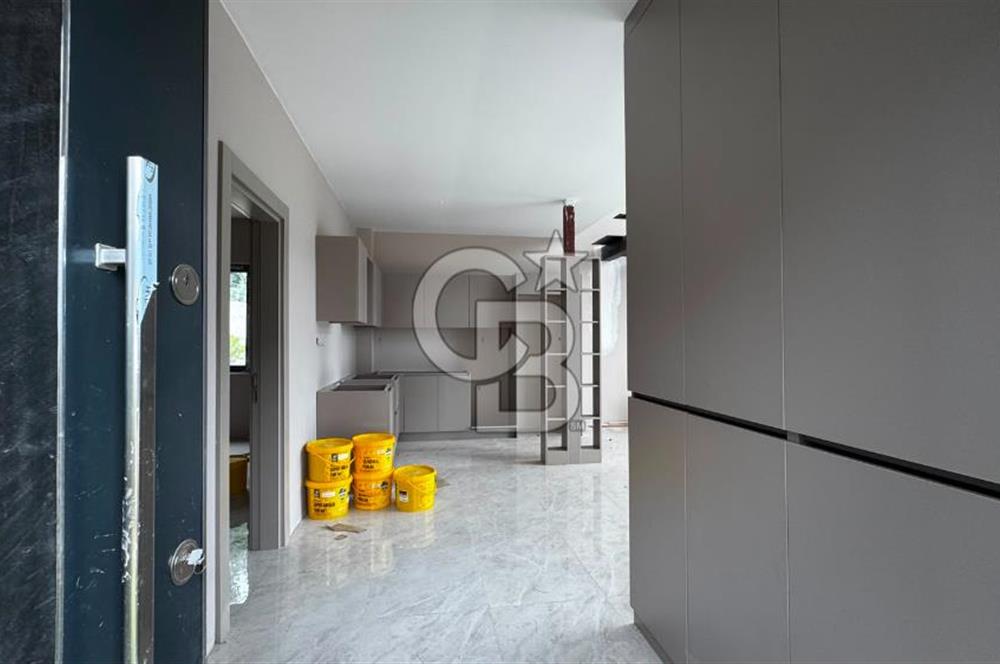 Site İçinde Doğa Manzaralı Havuzlu Lüks Satılık Villa