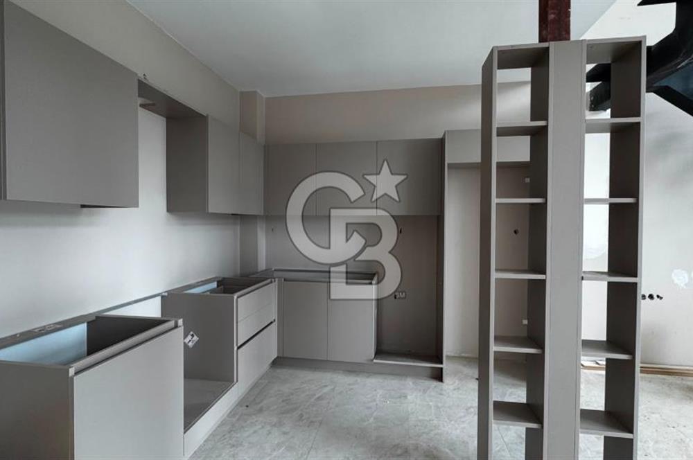 Site İçinde Doğa Manzaralı Havuzlu Lüks Satılık Villa