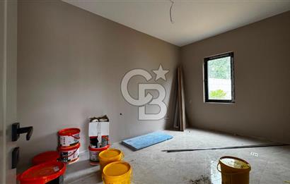Site İçinde Doğa Manzaralı Havuzlu Lüks Satılık Villa
