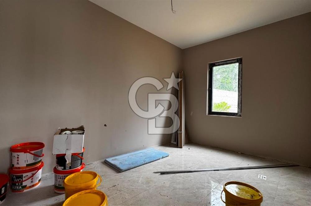 Site İçinde Doğa Manzaralı Havuzlu Lüks Satılık Villa