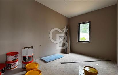 Site İçinde Doğa Manzaralı Havuzlu Lüks Satılık Villa