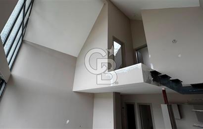 Site İçinde Doğa Manzaralı Havuzlu Lüks Satılık Villa