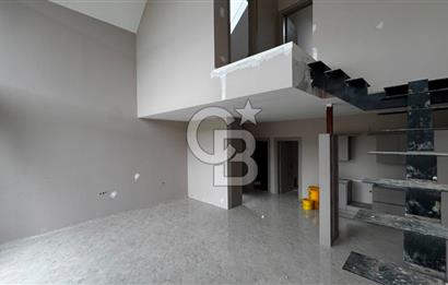 Site İçinde Doğa Manzaralı Havuzlu Lüks Satılık Villa