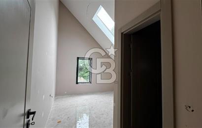 Site İçinde Doğa Manzaralı Havuzlu Lüks Satılık Villa