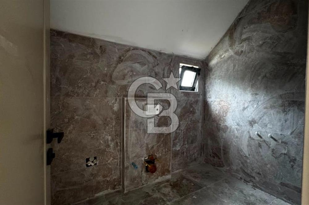 Site İçinde Doğa Manzaralı Havuzlu Lüks Satılık Villa