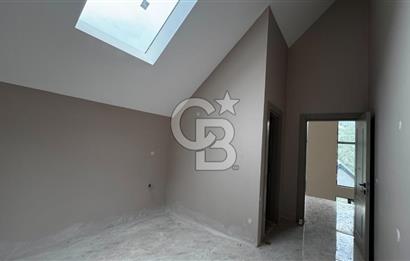 Site İçinde Doğa Manzaralı Havuzlu Lüks Satılık Villa