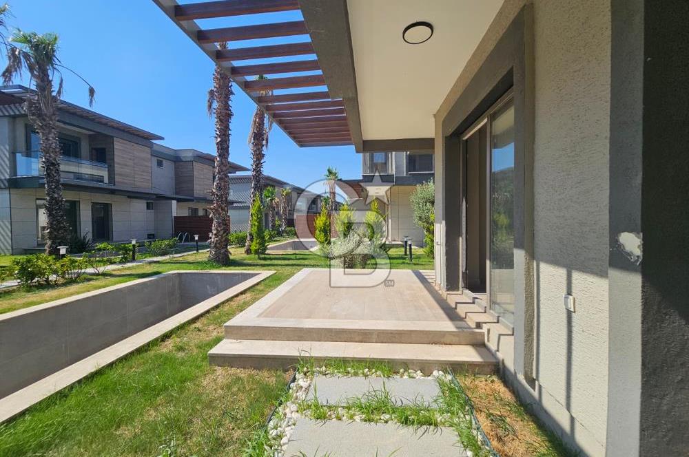 Ayvalık Altınova'da Müstakil Havuzlu Kiralık 3+1 Dubleks