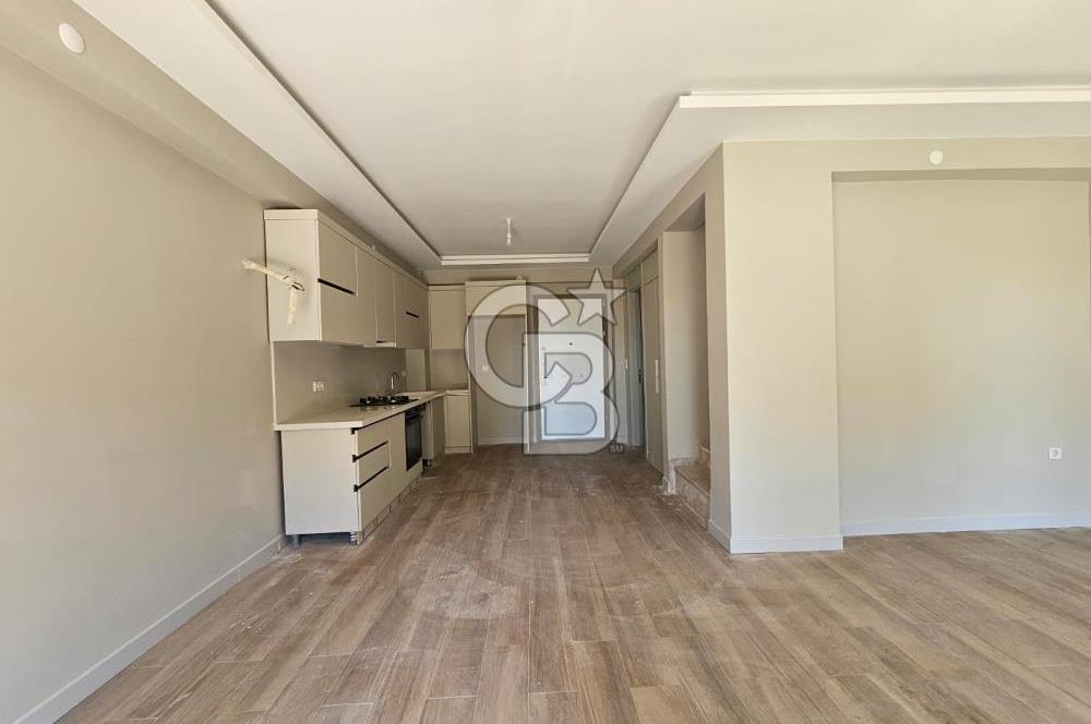 Ayvalık Altınova'da Müstakil Havuzlu Kiralık 3+1 Dubleks