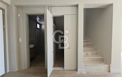 Ayvalık Altınova'da Müstakil Havuzlu Kiralık 3+1 Dubleks