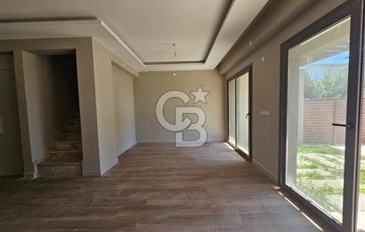 Ayvalık Altınova'da Müstakil Havuzlu Kiralık 3+1 Dubleks