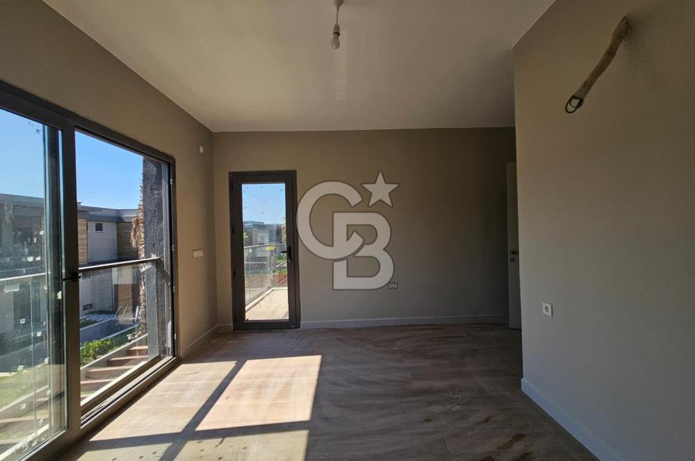 Ayvalık Altınova'da Müstakil Havuzlu Kiralık 3+1 Dubleks