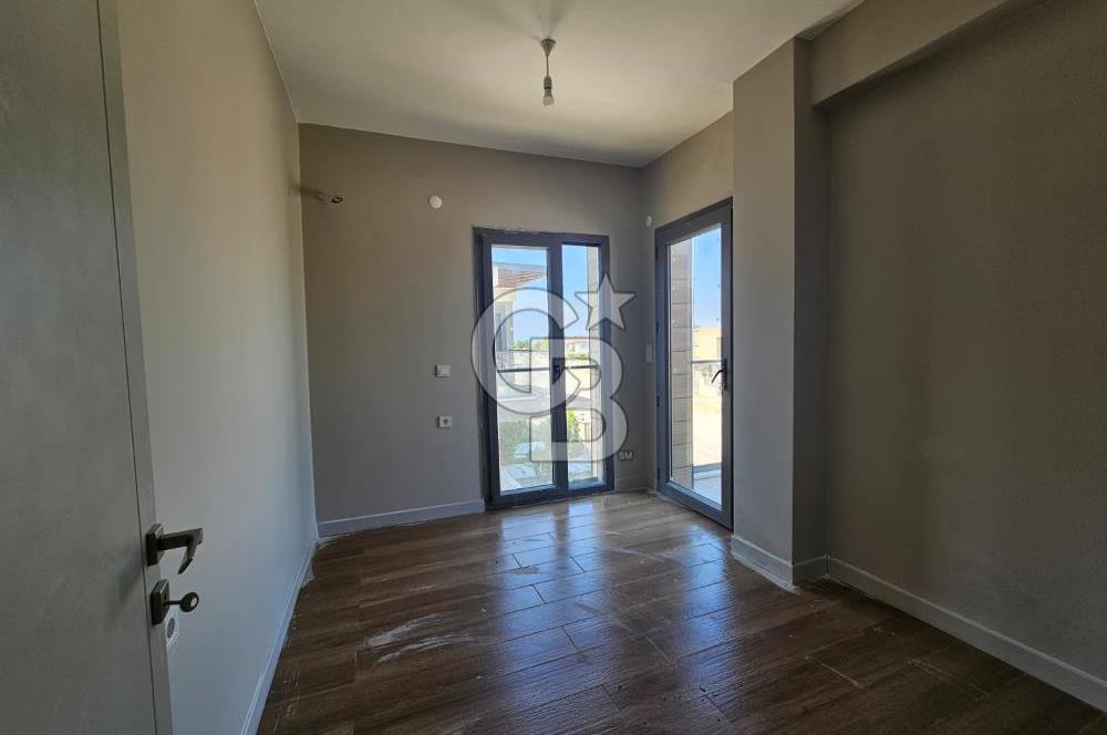 Ayvalık Altınova'da Müstakil Havuzlu Kiralık 3+1 Dubleks