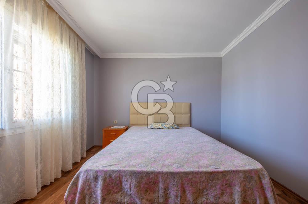 Urla ÇeşmealtıDeniz Manzaralı Satılık 4+1 Müstakil Villa