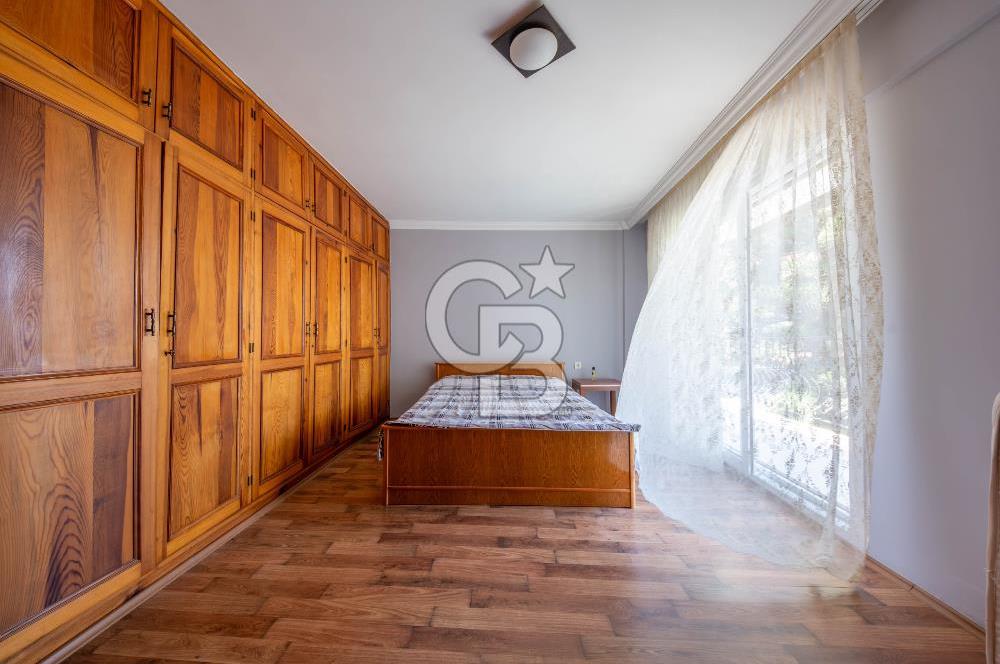Urla ÇeşmealtıDeniz Manzaralı Satılık 4+1 Müstakil Villa