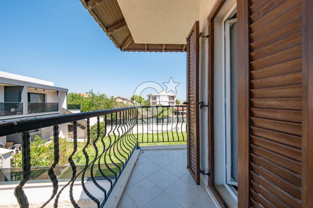 Urla ÇeşmealtıDeniz Manzaralı Satılık 4+1 Müstakil Villa