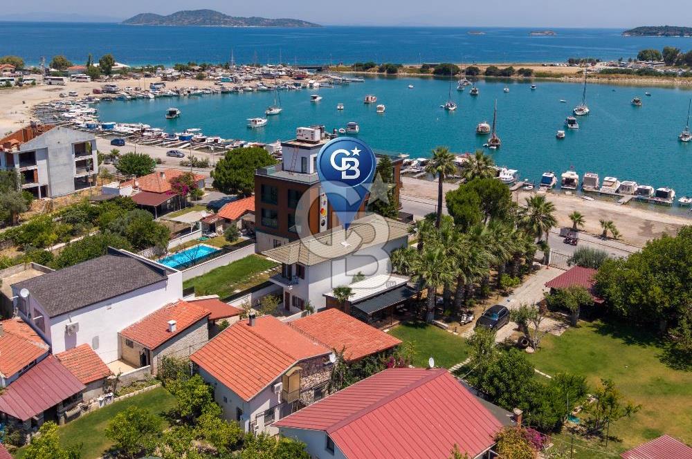 Urla ÇeşmealtıDeniz Manzaralı Satılık 4+1 Müstakil Villa