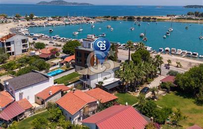 Urla ÇeşmealtıDeniz Manzaralı Satılık 4+1 Müstakil Villa