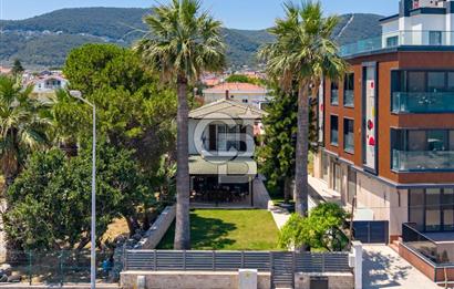 Urla ÇeşmealtıDeniz Manzaralı Satılık 4+1 Müstakil Villa