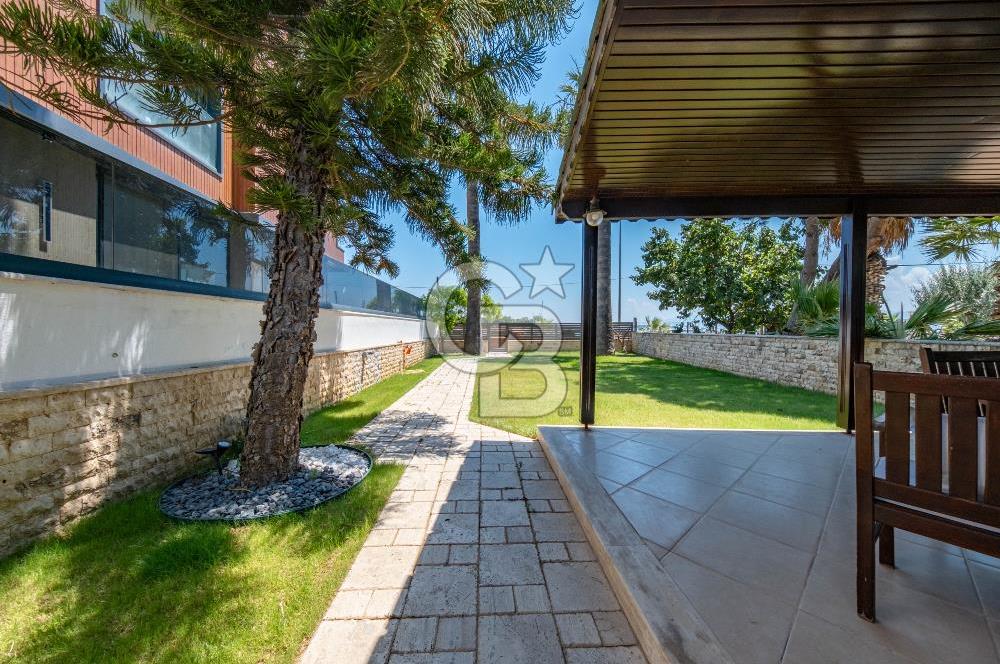 Urla ÇeşmealtıDeniz Manzaralı Satılık 4+1 Müstakil Villa