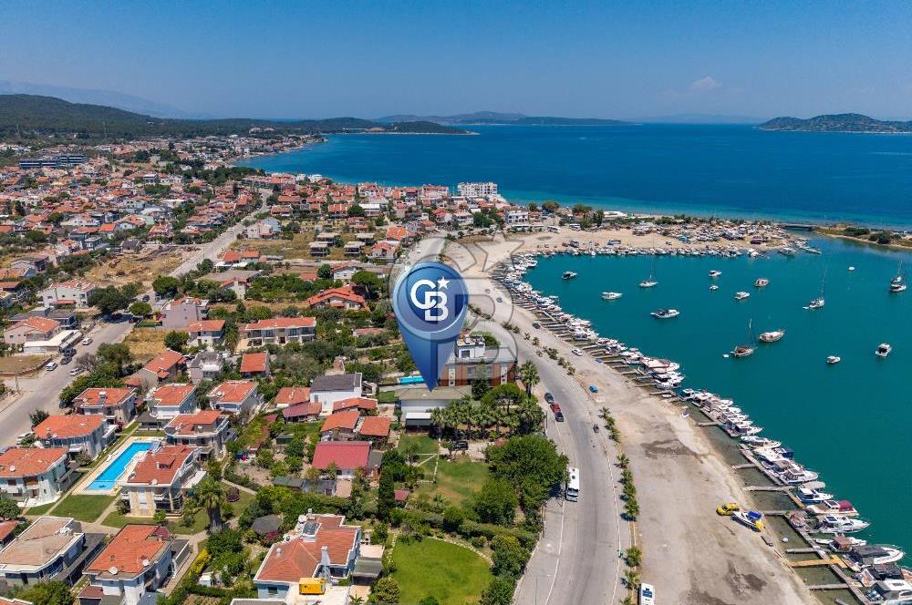 Urla ÇeşmealtıDeniz Manzaralı Satılık 4+1 Müstakil Villa