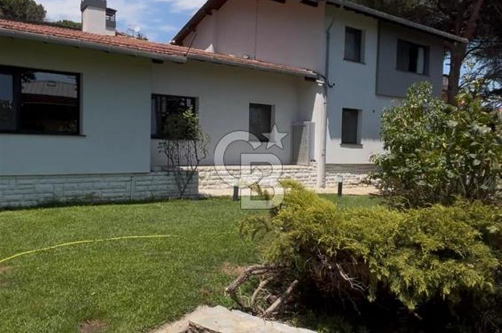 Dragos’ta sıradışı müştemilatlı kış bahçeli özel tasarım villa