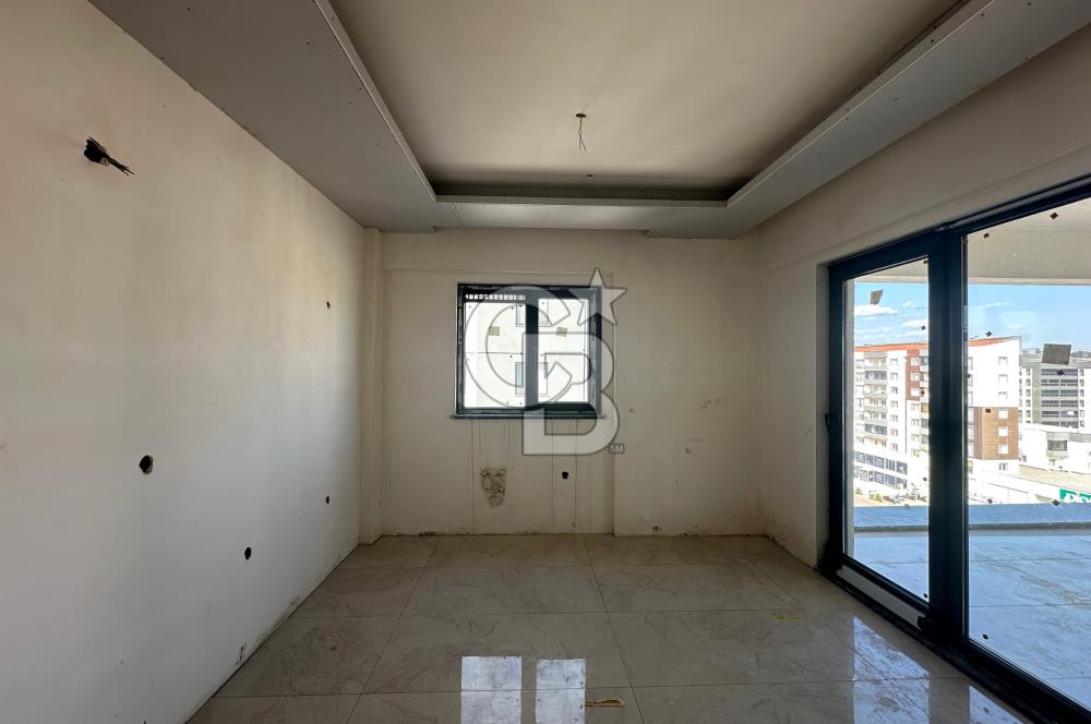 Çanakkale Merkez Karacaören Caddesi Üzeri Geniş Sıfır 3+1 Daire