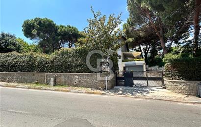 Dragos’ta sıradışı müştemilatlı kış bahçeli özel tasarım villa