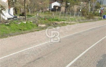 Güdülde yola cephe tarla