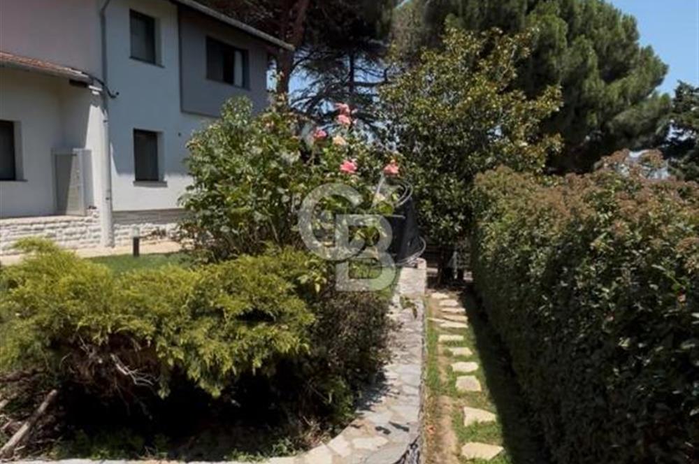 Dragos’ta sıradışı müştemilatlı kış bahçeli özel tasarım villa