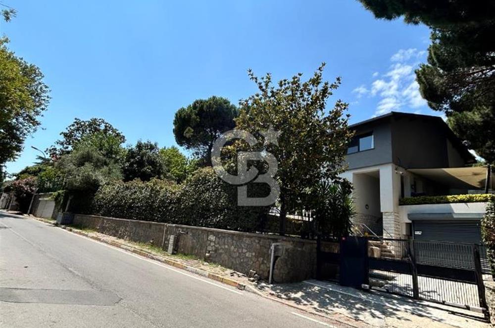 Dragos’ta sıradışı müştemilatlı kış bahçeli özel tasarım villa