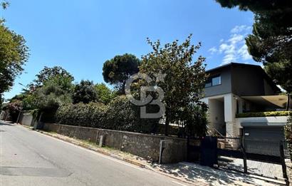 Dragos’ta sıradışı müştemilatlı kış bahçeli özel tasarım villa