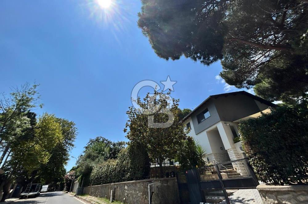 Dragos’ta sıradışı müştemilatlı kış bahçeli özel tasarım villa