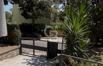Dragos’ta sıradışı müştemilatlı kış bahçeli özel tasarım villa