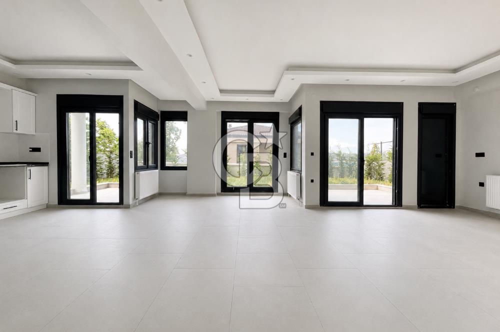 ULAŞLI'DA MUHTEŞEM DENİZ MANZARALI MÜSTAKİL TRİPLEKS VİLLA