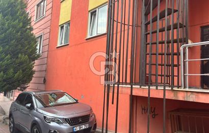 ÇAYIROVA FATİH CAD. ÜZERİ SATILIK GENİŞ 3+1 DAİRE FEDBA