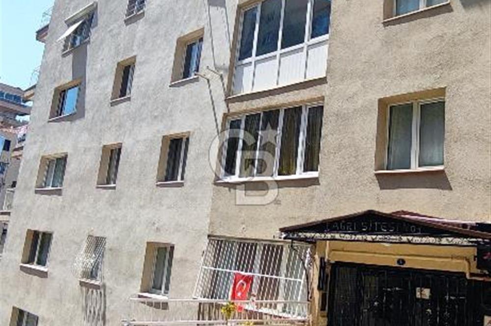 KARABAĞLAR FAHRETTİN ALTAY MAHALLESİ’NDE MERKEZİ KONUMDA 3+1 KİRALIK DAİRE