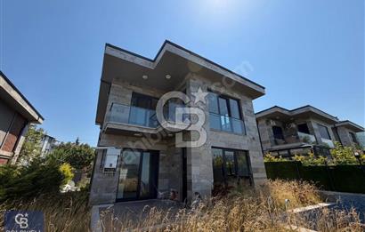 Başiskele Damlar Nadide Okullarına Yakın Deniz Manzaralı Villa
