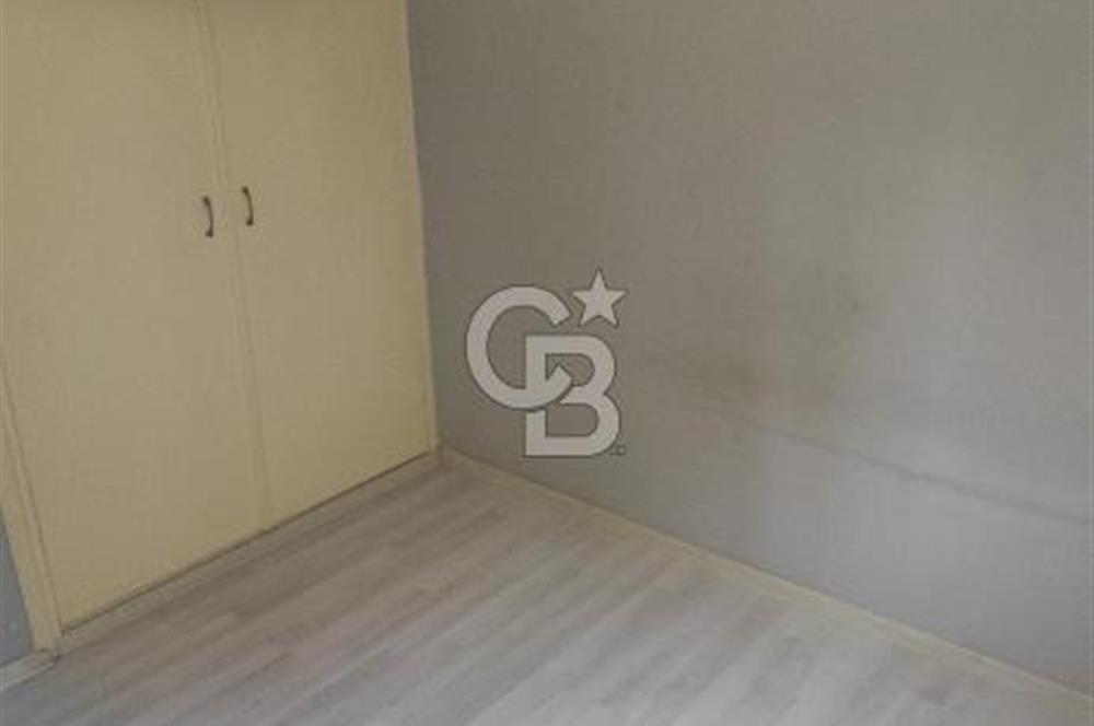 KARABAĞLAR FAHRETTİN ALTAY MAHALLESİ’NDE MERKEZİ KONUMDA 3+1 KİRALIK DAİRE
