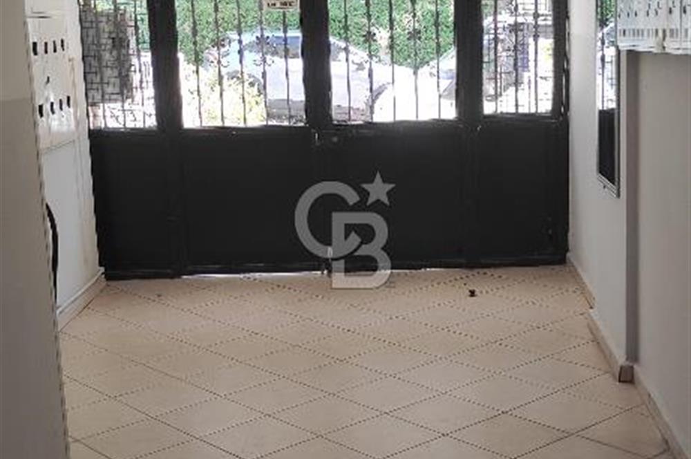 KARABAĞLAR FAHRETTİN ALTAY MAHALLESİ’NDE MERKEZİ KONUMDA 3+1 KİRALIK DAİRE