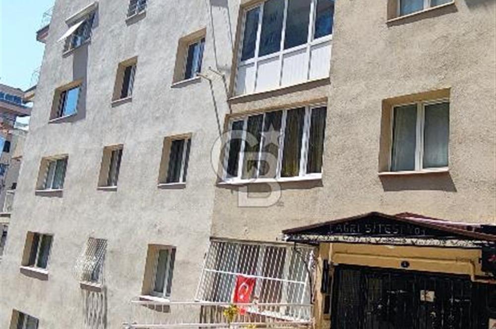 KARABAĞLAR FAHRETTİN ALTAY MAHALLESİ’NDE MERKEZİ KONUMDA 3+1 KİRALIK DAİRE