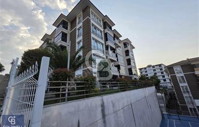 Başiskele'de Havuzlu&Güvenlikli Site'de 2+1 Kiralık Daire