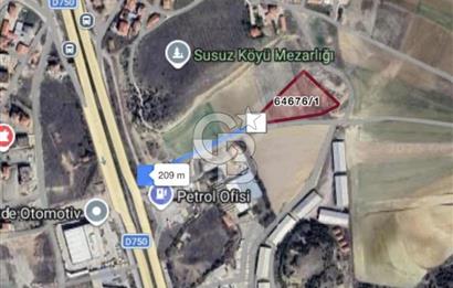 SUSUZ MAHALLESİNDE İSTANBUL YOLUNA YAKIN TİCARİ ARSA