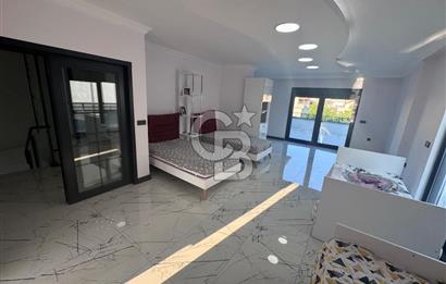 Gölcükte özel yapım müstakil 7+1 satılık tripleks villa