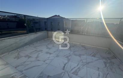 Gölcükte özel yapım müstakil 7+1 satılık tripleks villa