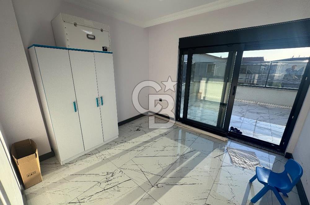 Gölcükte özel yapım müstakil 7+1 satılık tripleks villa