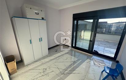 Gölcükte özel yapım müstakil 7+1 satılık tripleks villa