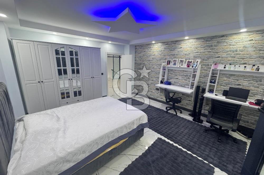 Gölcükte özel yapım müstakil 7+1 satılık tripleks villa
