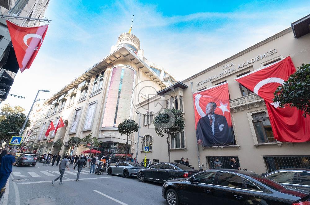 OSMANBEY TEKSTİLCİLERİN MERKEZİNDE SATILIK GENİŞ CEPHELİ DÜKKAN